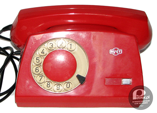 Telefon tarczowy RWT – W PRL-u biurowy skarb. Użytkowany przez prezesów wszelkiej maści, dyrektorów i towarzyszy partyjnych. 
