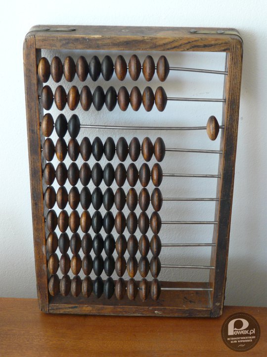 Stary drewniany kalkulator –  