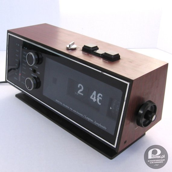 Longines Symphonette Flip Clock Radio – W latach 70. elektroniczny rarytas bardzo trudny do zdobycia. 