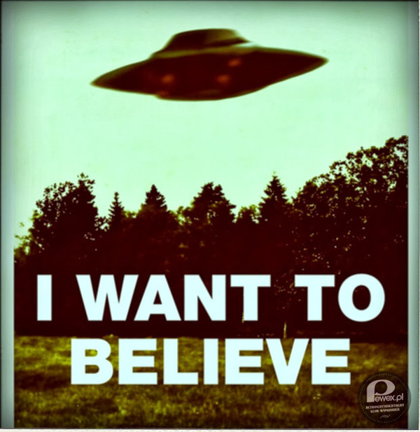 &quot;Z archiwum X&quot; – Plakat wiszący w biurze Muldera - latający talerz z podpisem &quot;I want to believe&quot; Był marzeniem nastolatków w tamtym czasie. 