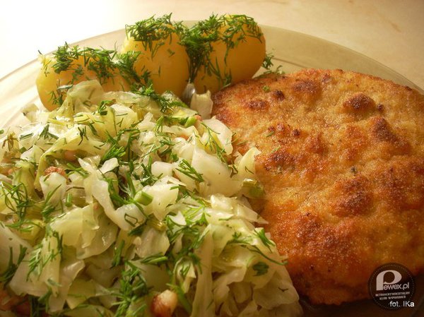 Klasyk nad klasyki – Obiad po polsku - schabowy, ziemniaczki  i młoda kapusta z koperkiem 