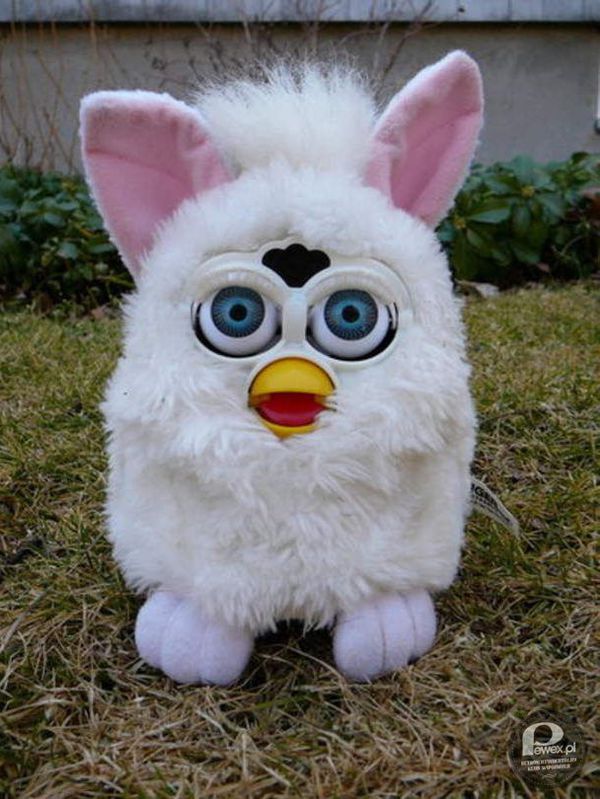 Furby – niezwykle popularna zabawka z lat 90-tych 