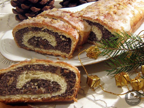 Strucla makowa – tradycyjne, polskie ciasto świąteczne 