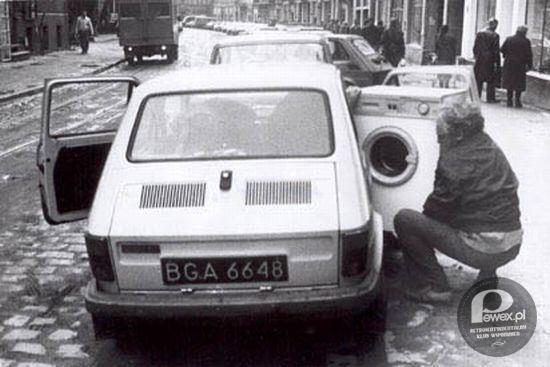 Fiat 126p zwany &quot;maluchem&quot; – O jego pojemności i ładowności do dzisiaj krążą legendy. 