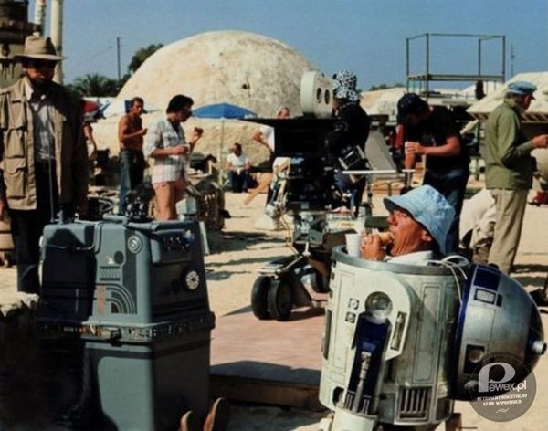 R2-D2 podczas lunchu – Permanentne zasilenie baterii 