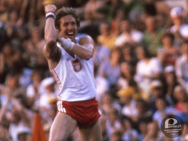 Gest Kozakiewicza – Na Letnich Igrzyskach Olimpijskich w Moskwie w 1980 roku Władysław Kozakiewicz pokazał go dwukrotnie wygwizdującej go radzieckiej publiczności po oddaniu skoku (na wysokość 5,78 m) gwarantującego złoty medal i będącego jednocześnie rekordem świata. 