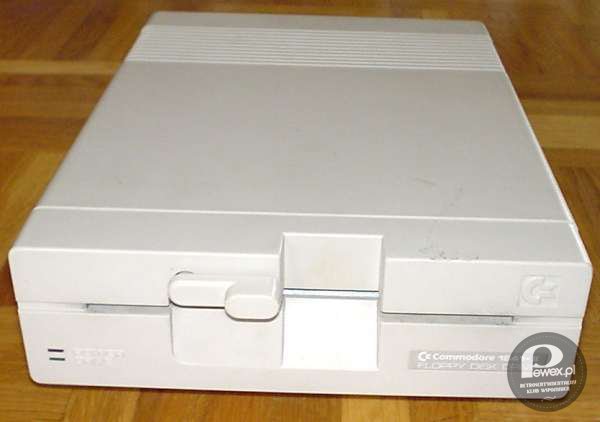 Stacja dyskietek do Commodore C64 model 1541-II –  