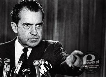 Nixon – Prezydent Nixon zapowiedział ewakuację wojsk USA z Wietnamu. 