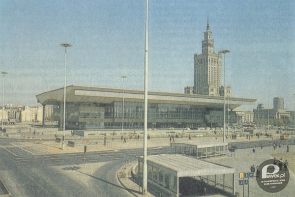 Dworzec Centralny – W grudniu oddano do użytku, budowany w ogromnym pośpiechu, przy wsparciu Ludowego Wojska Polskiego, Dworzec Centralny w Warszawie. Pośpiech był wynikiem zapowiedzianego przyjazdu Leonida Breżniewa, a pożniej powodem czteroletniego remontu oddanego już obiektu. 