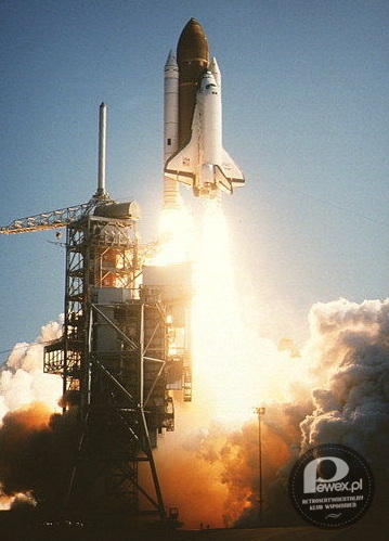 Pierwsza misja Challengera – 4 kwietnia 1983r. odbył się pierwszy lot wahadłowca Challenger.  Orbiter Challenger otrzymał imię po brytyjskim okręcie naukowym HMS &quot;Challenger&quot;, który żeglował po wodach Atlantyku i Pacyfiku w latach 70. XIX wieku. Chellenger uległ zniszczeniu przy starcie misji 28 stycznia 1986r. Cała załoga (siedmioro astronautów) zginęła w katastrofie. 