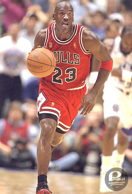 Michael Jordan – 19 czerwca – karierę rozpoczyna legendarny koszykarz Michael Jordan. 