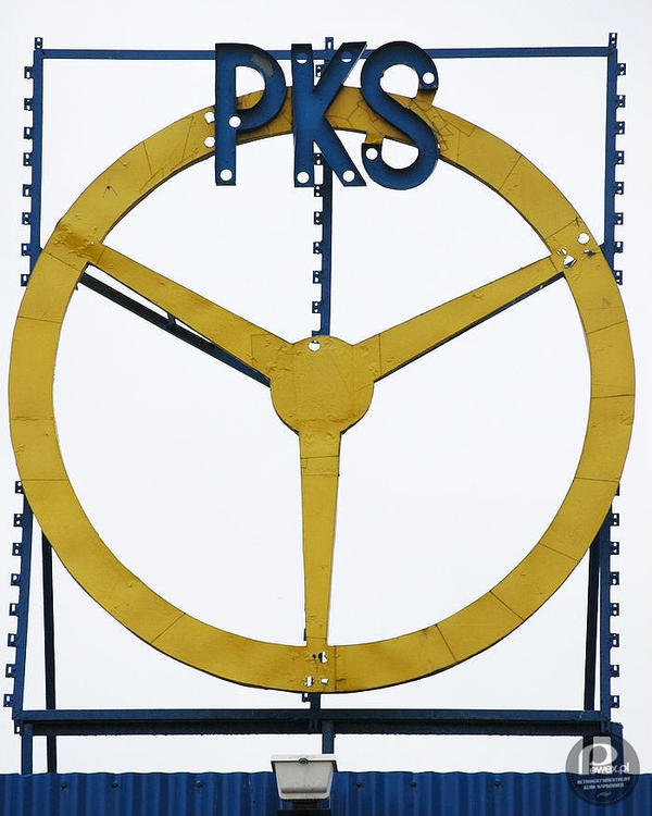 PKS – Symbol epoki, symbol jedynego drogowego środka komunikacji. Czyżby nadszedł jego zmierzch? 