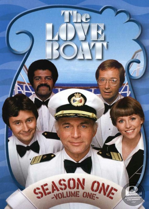 Statek miłości (1977-1986) serial TV – Akcja serialu toczy się na morzu. A dokładniej na statku miłości (Love Boat). Pływa on wyznaczonym kursem po bardzo tropikalnych miejscach. Każdy, kto chce spędzić miłe wakacje może wybrać się w rejs, w trakcie którego często zdążają się romantyczne chwile. Czasem pomaga w tym załoga statku, Gopher, Dr.Adam, Isaac, Julie and Kapitan Stubing, a czasem romantyczny wschód słońca wyręcza ich w szczęśliwym zakończeniu. Symaptyczny serial , gdzie każdy odcinek to pełna miłosnych uniesień, i szczęśliwych zakończeń przygoda.
Cała rodzina oglądała:):) 
