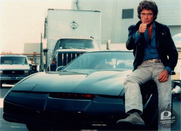 David Hasselhoff jako Knight Rider – Zawsze się zastanawiałem po co temu samochodowi ten gościu 