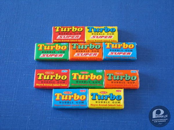 Gumy Turbo i zbieranie obrazków – zbierałem te obrazki- samochody i trzymałem w pudełku od kaset magnetofonowych. 