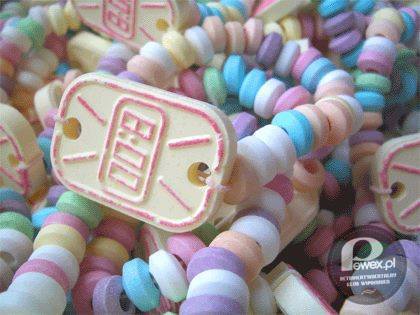 Cukierki na gumce w kształcie zegarka – Woleliście ssać czy gryźć? 