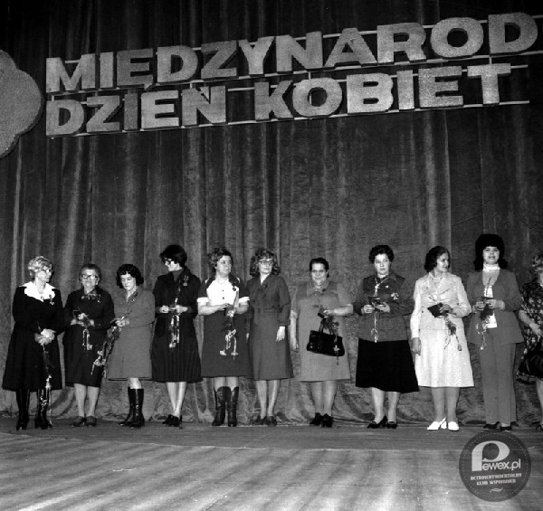 Dzień Kobiet – Coroczne święto obchodzone 8 marca jako wyraz szacunku dla ofiar walki o równouprawnienie kobiet. Ustanowione zostało w 1910 roku. Dzień Kobiet w Polsce był obchodzony na szeroką skalę do 1993 roku. 
