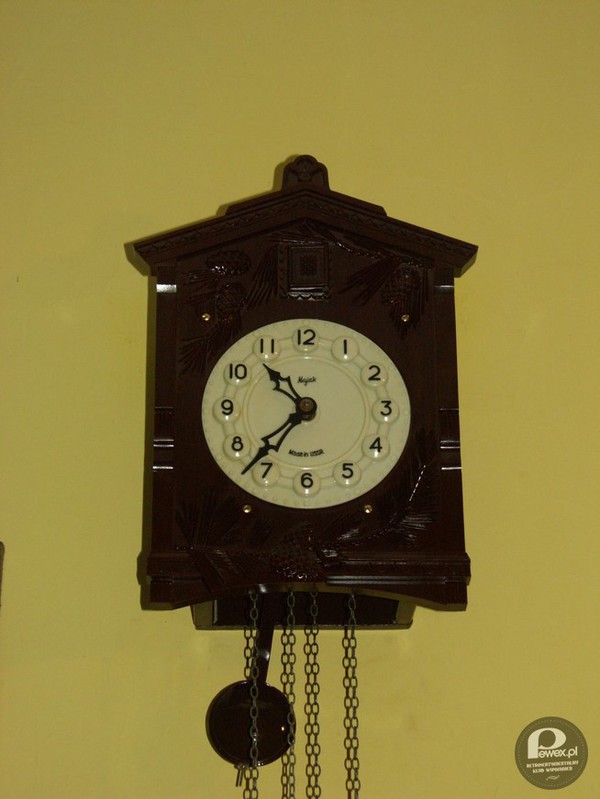 Zegar z kukułką – Kiedyś obowiązkowy element użytkowo-dekoracyjny każdego domu. 