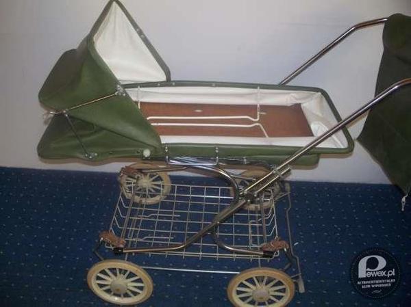 Wózek dziecięcy z epoki – Najpierw jeździłam takim ja, potem moje miśki i lale. 