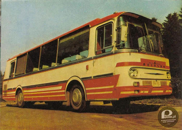 Autosan H9 – seria autobusów lokalnych i międzymiastowych klasy midi produkowanych w latach 1973-2002 w Sanockiej Fabryce Autobusów (SFA), a następnie w zakładach Autosan S.A. w Sanoku. Nieliczne egzemplarze produkowano jeszcze do 2006 roku. Autobus zdobył dużą popularność na rodzimym rynku, szczególnie wśród przedsiębiorstw PKS oraz w mniejszym stopniu szkół nauki jazdy oraz przewoźników prywatnych. Wpłynęła na to prosta i trwała konstrukcja odporna na złą jakość polskich dróg, łatwość napraw i serwisu oraz niska cena. 