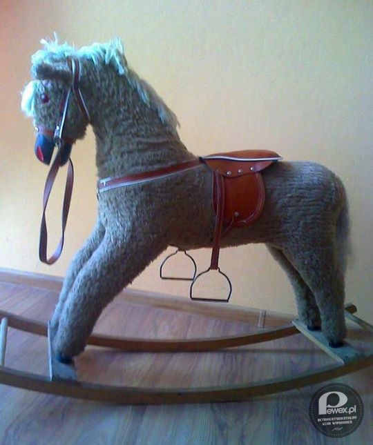 Konik na biegunach – Konik - z drzewa koń na biegunach zwykła zabawka, mała huśtawka a rozkołysze, rozbawi. 