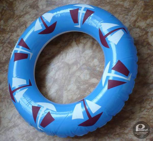 Pompowane koło do pływania – Też w nim rozpoczynałeś naukę pływania? 