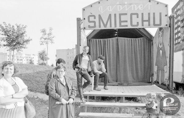 Gabinet Śmiechu – Wesołe Miasteczko - Tychy 1986. Foto:  Ireneusz KAŹMIERCZAK 