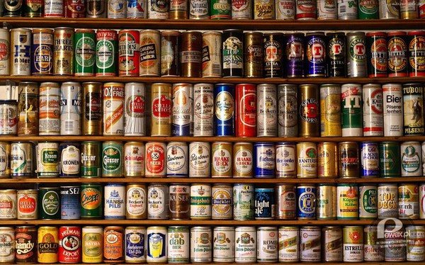 Zbieranie puszek po piwie – jedno z najczęstszych hobby w czasach PRL 
